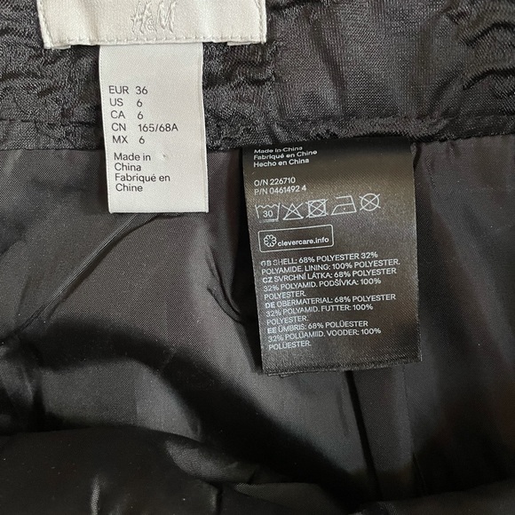H&M Black Floral Mini Skirt Sz 6 - Picture 4 of 4
